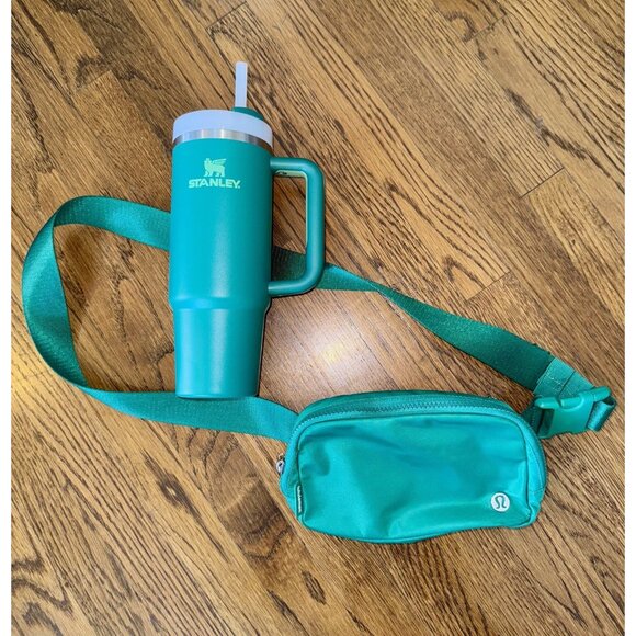 Bundle Lululemon Belt Bag 1L with Matching 22oz Stanley Cup - Picture 1 of 9